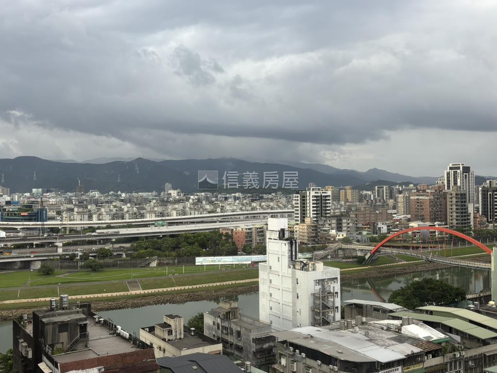 松山捷運景觀小豪宅房屋室內格局與周邊環境