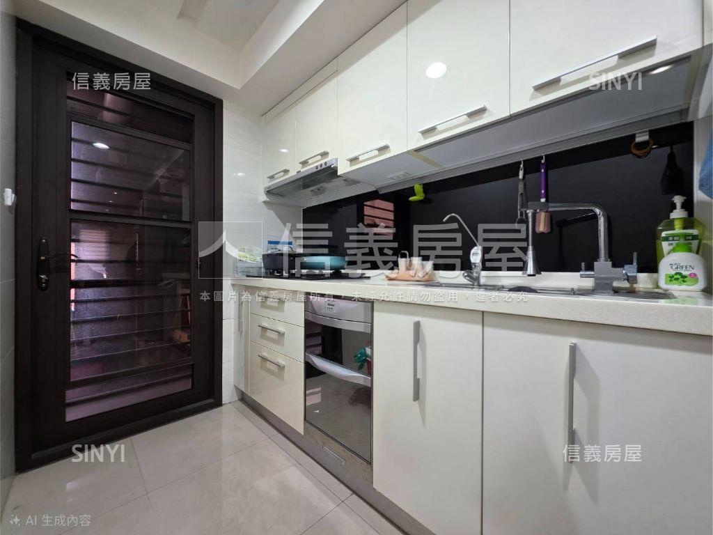 近北屯好市多超大三房車位房屋室內格局與周邊環境