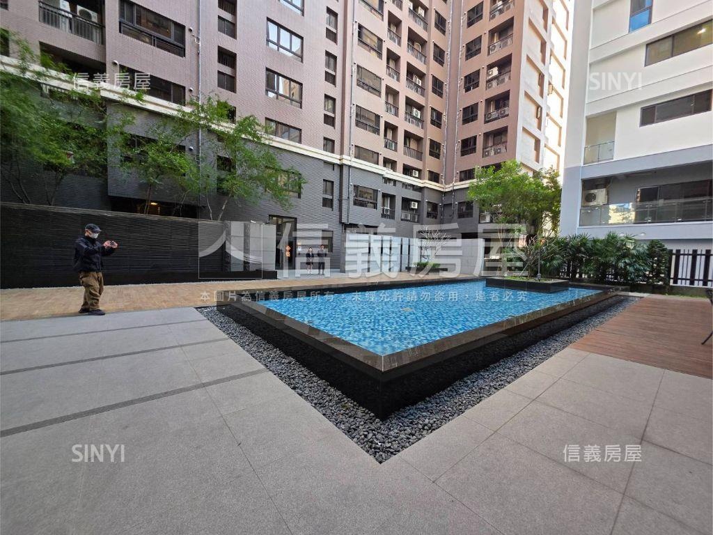 近北屯好市多超大三房車位房屋室內格局與周邊環境