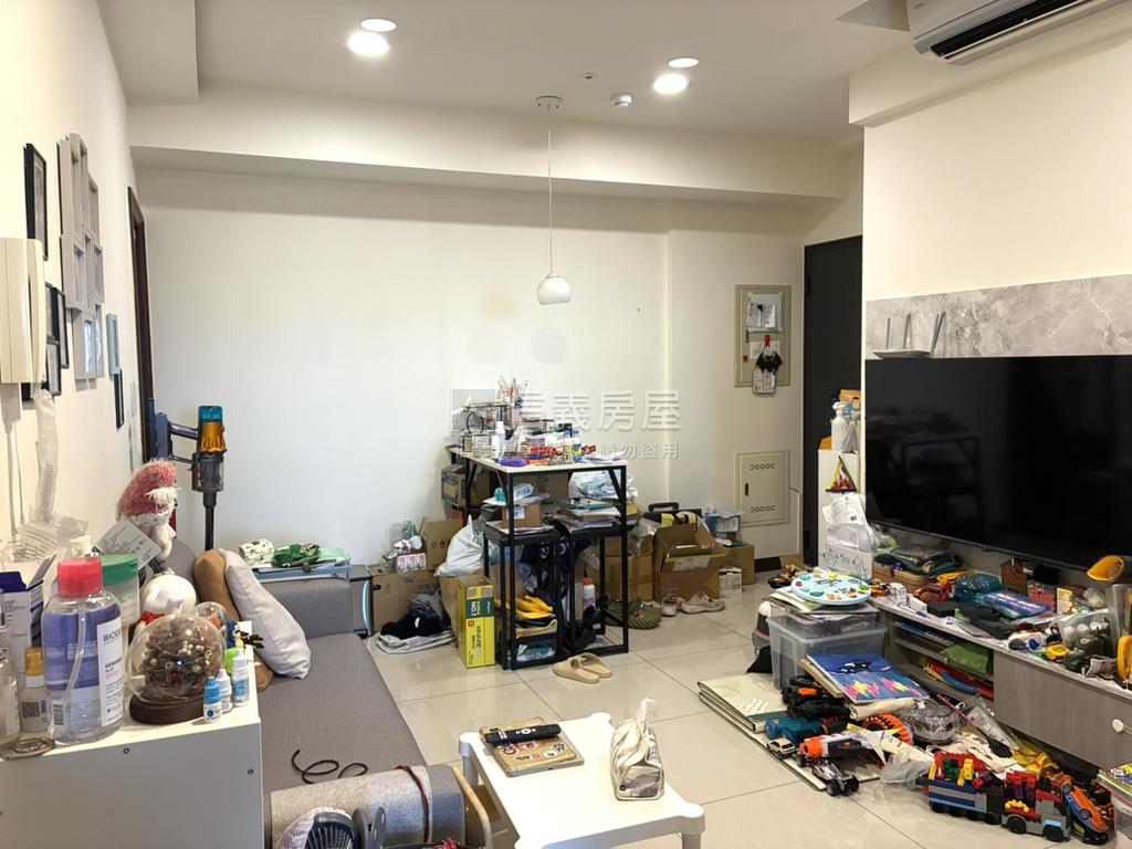 臻愛後棟高樓視野２房房屋室內格局與周邊環境