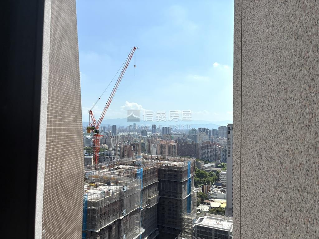 臻愛後棟高樓視野２房房屋室內格局與周邊環境
