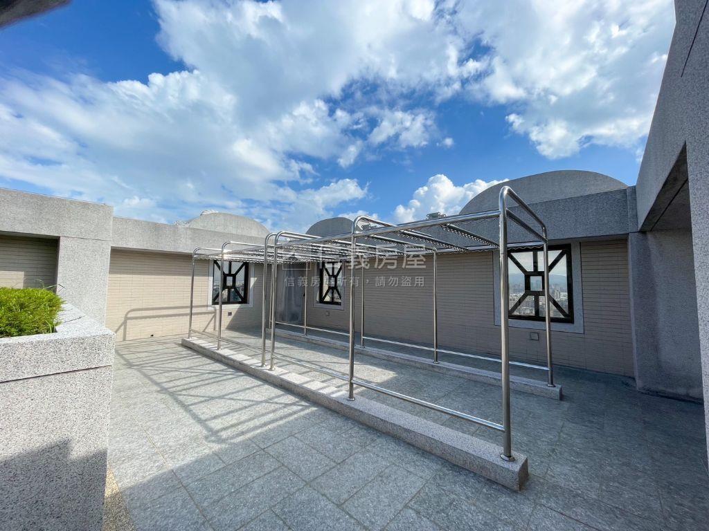 臻愛後棟高樓視野２房房屋室內格局與周邊環境
