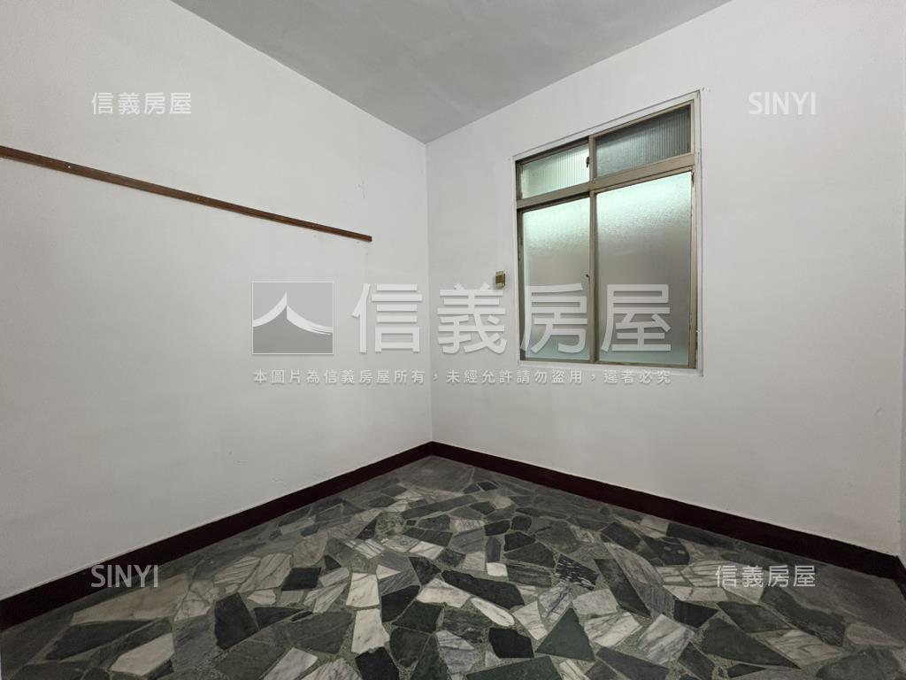 屋況超讚的三樓寓房屋室內格局與周邊環境