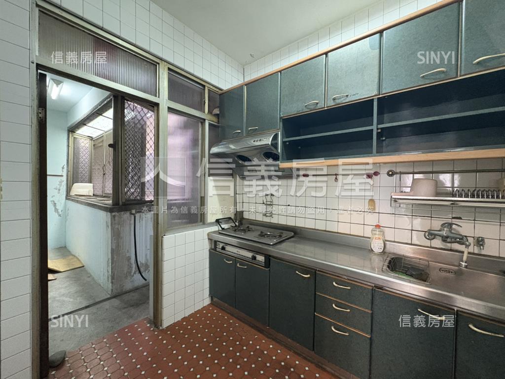 屋況超讚的三樓寓房屋室內格局與周邊環境