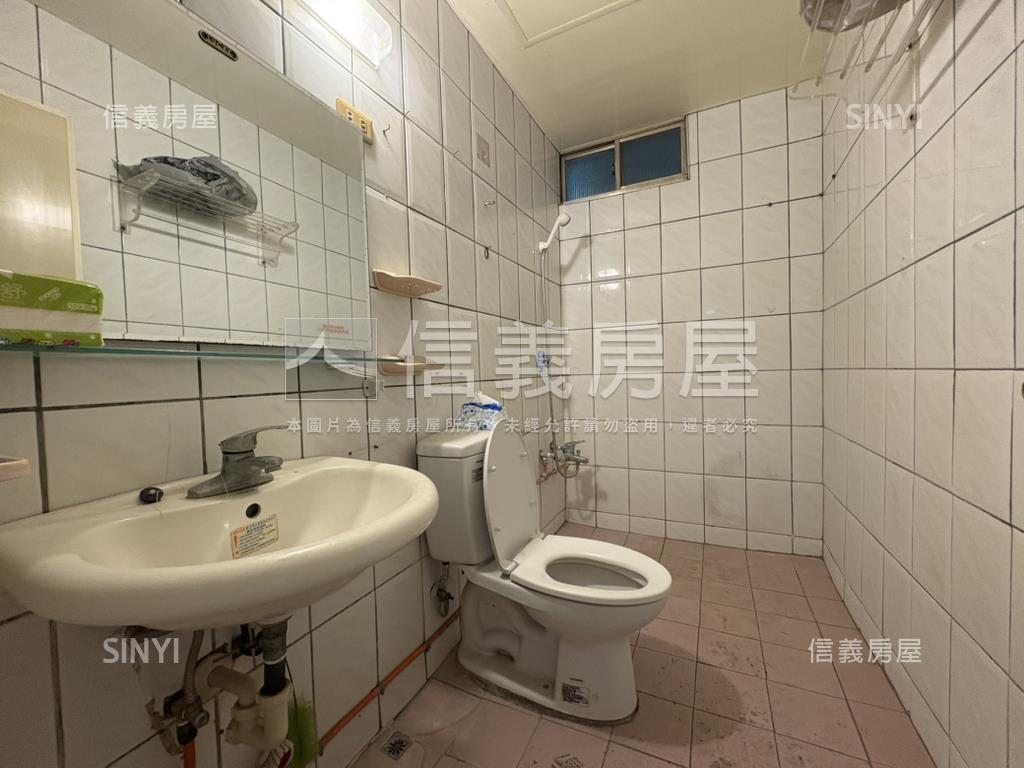 屋況超讚的三樓寓房屋室內格局與周邊環境