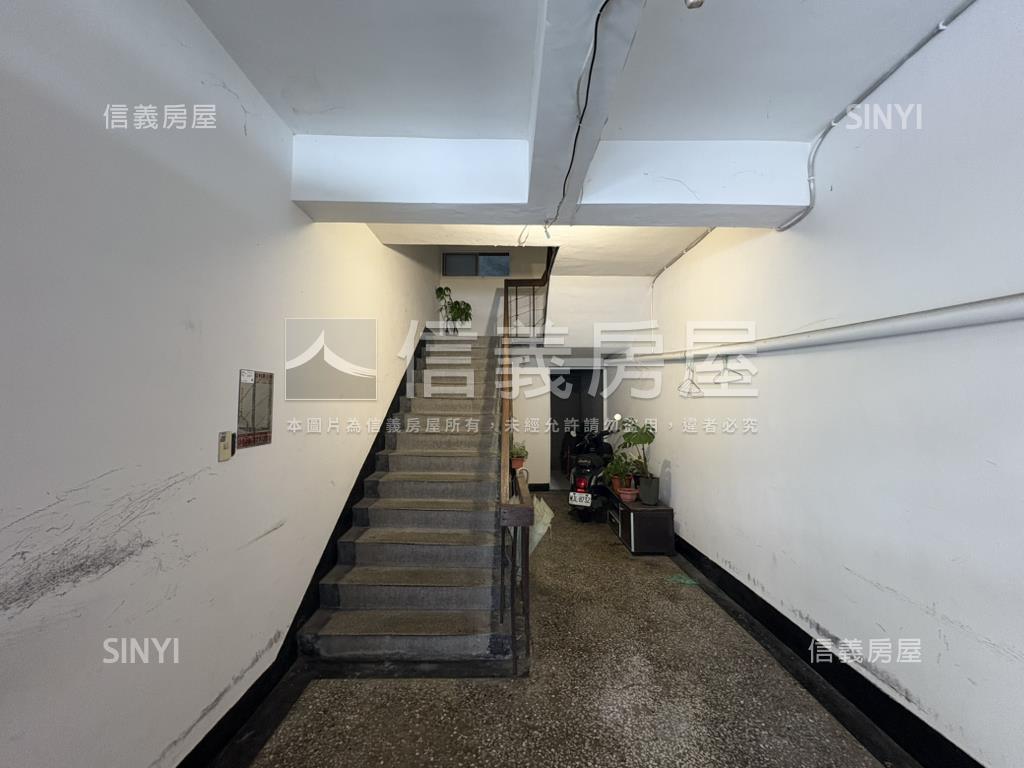 屋況超讚的三樓寓房屋室內格局與周邊環境