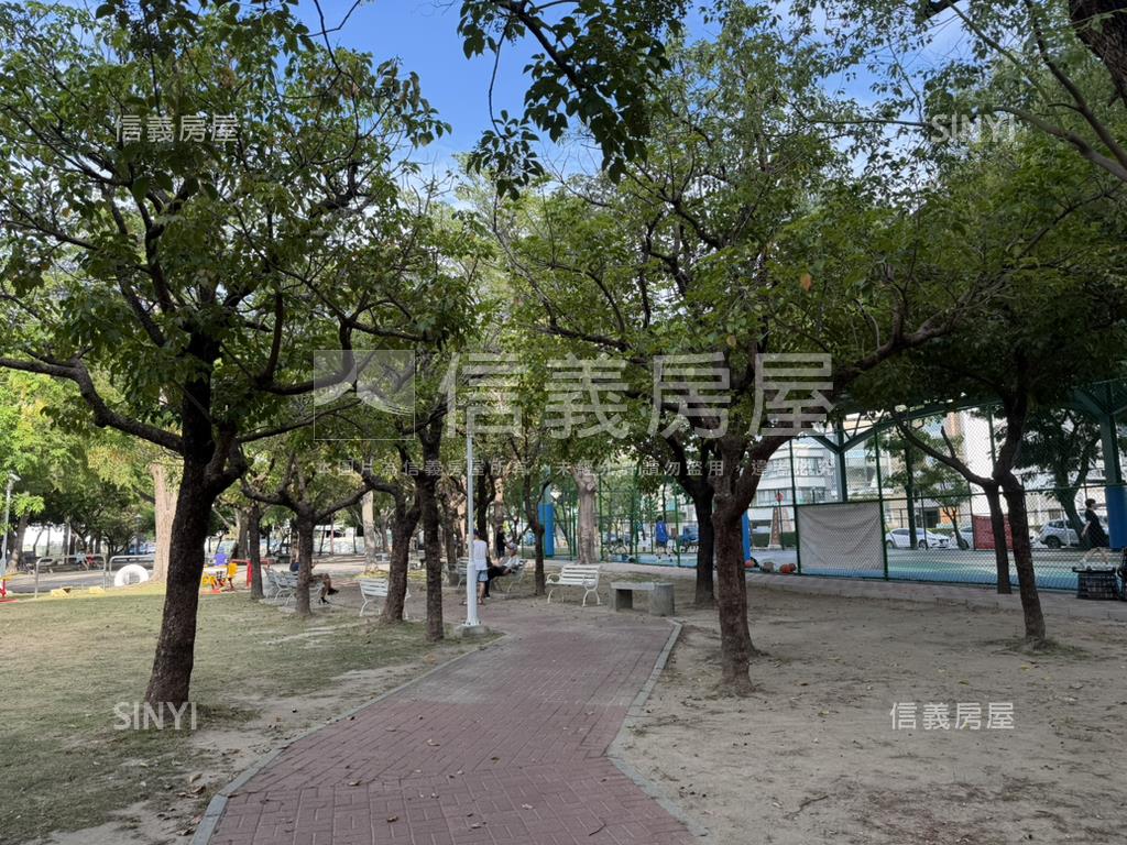 誠美拾光次頂樓面河景觀宅房屋室內格局與周邊環境