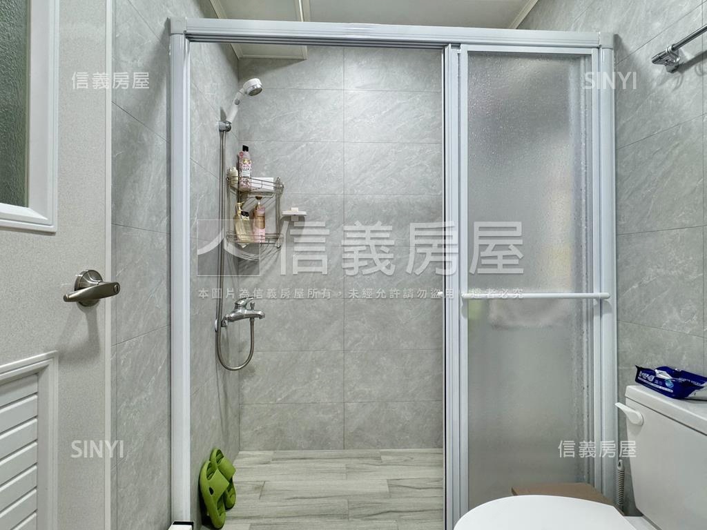文心帝國屋況好視野戶平車房屋室內格局與周邊環境