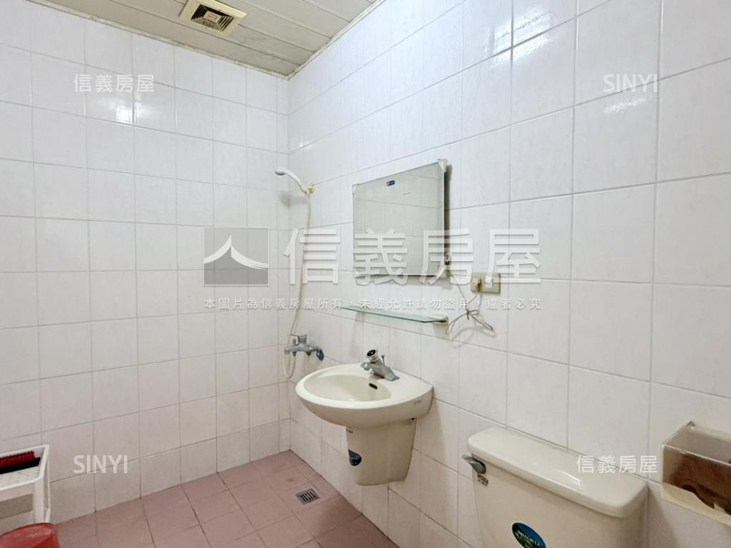 捷運出口旁大坪美透天房屋室內格局與周邊環境