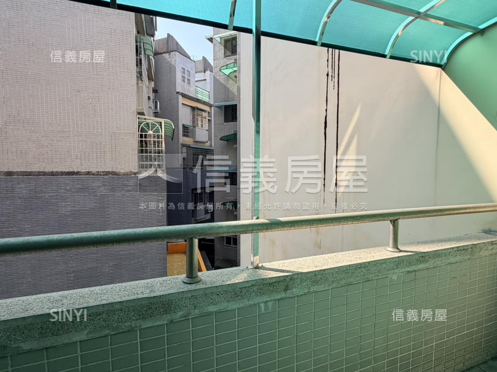 捷運出口旁大坪美透天房屋室內格局與周邊環境