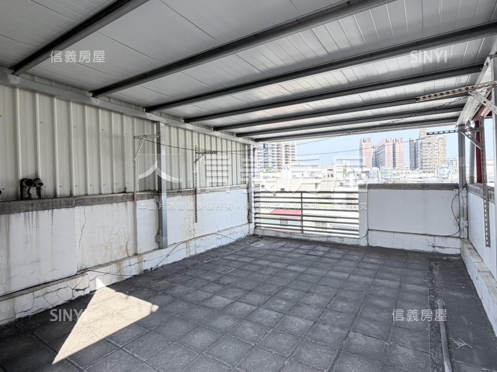 捷運出口旁大坪美透天房屋室內格局與周邊環境