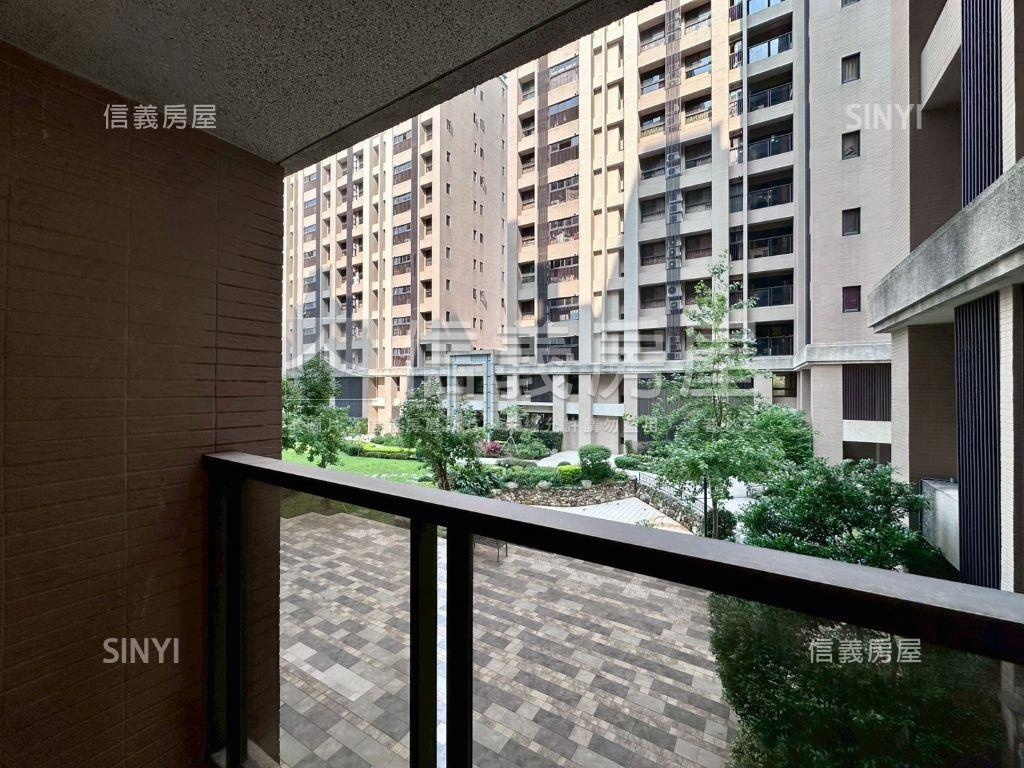 高鐵特區◆Ｂ１雙平面車位房屋室內格局與周邊環境