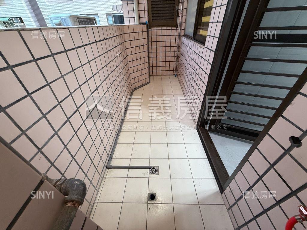 中國江山美裝四房房屋室內格局與周邊環境