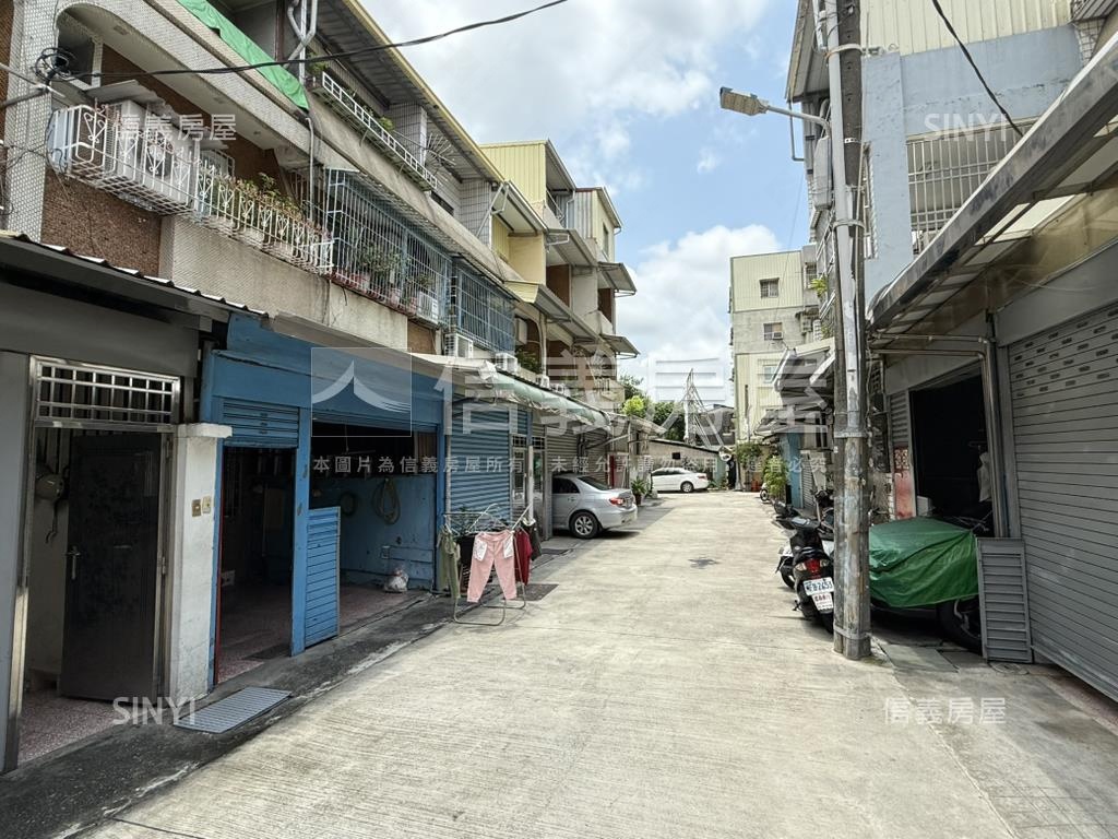 五甲活巷車庫透天房屋室內格局與周邊環境