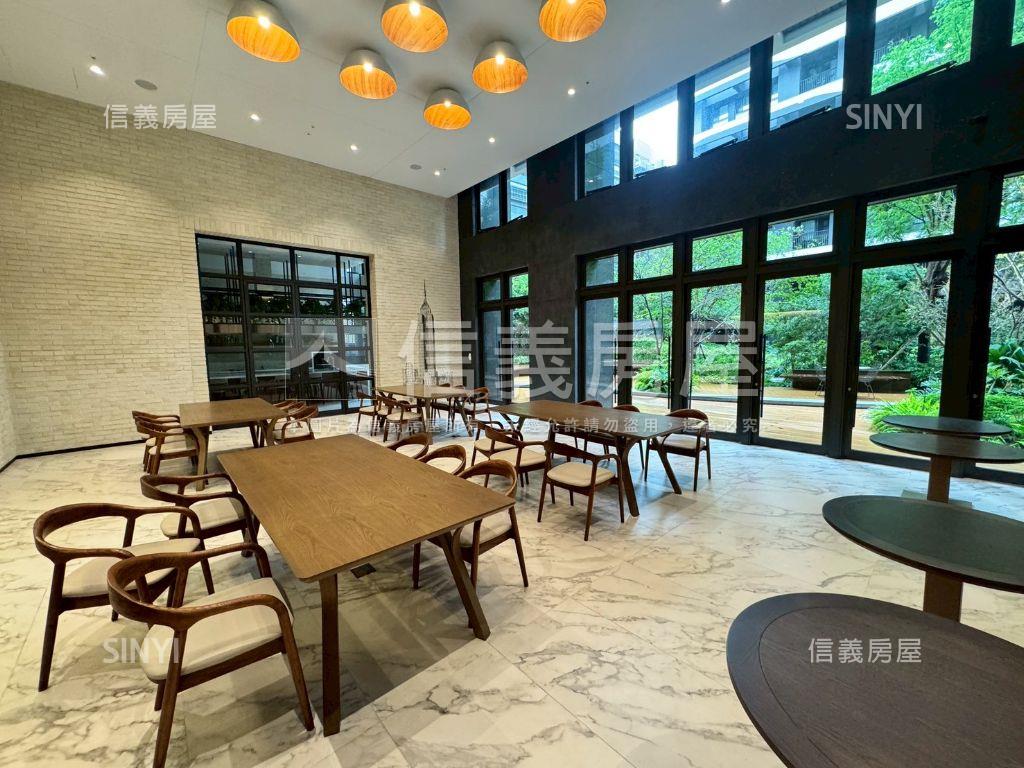 美！順天謙華渡假休閒二房房屋室內格局與周邊環境