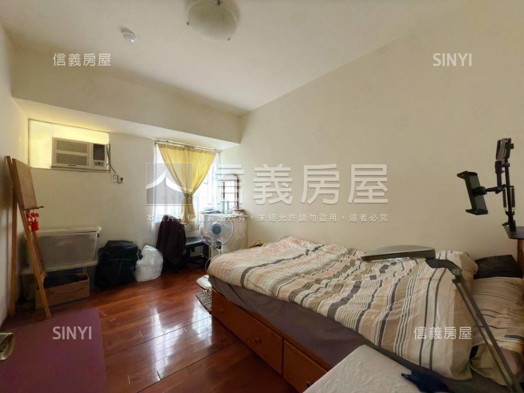 南北向四房大平車雙衛開窗房屋室內格局與周邊環境