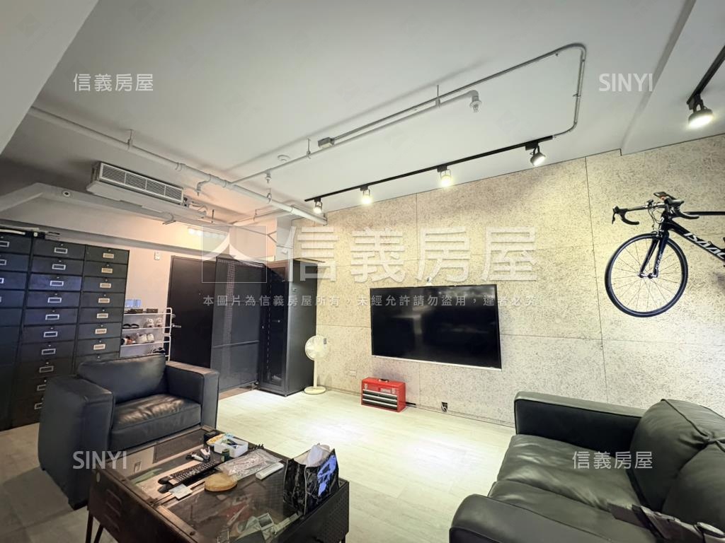 千萬美景高聳入雲圓夢人生房屋室內格局與周邊環境