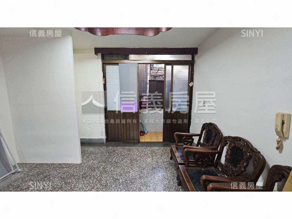 秀朗國小邊間公寓２樓房屋室內格局與周邊環境