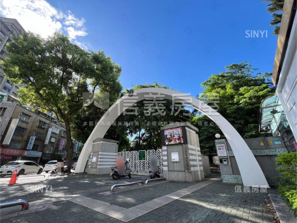 秀朗國小邊間公寓２樓房屋室內格局與周邊環境