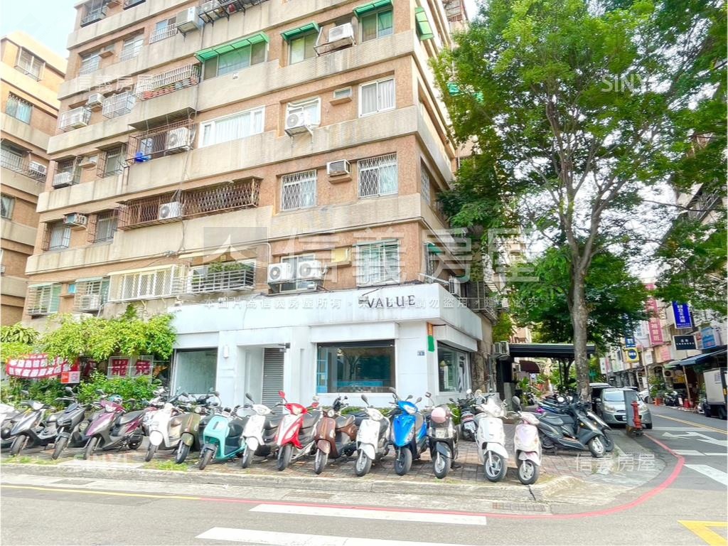 近捷運大面寬角間金店面房屋室內格局與周邊環境
