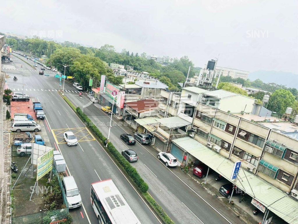 正介壽路寬敞黃金透店房屋室內格局與周邊環境