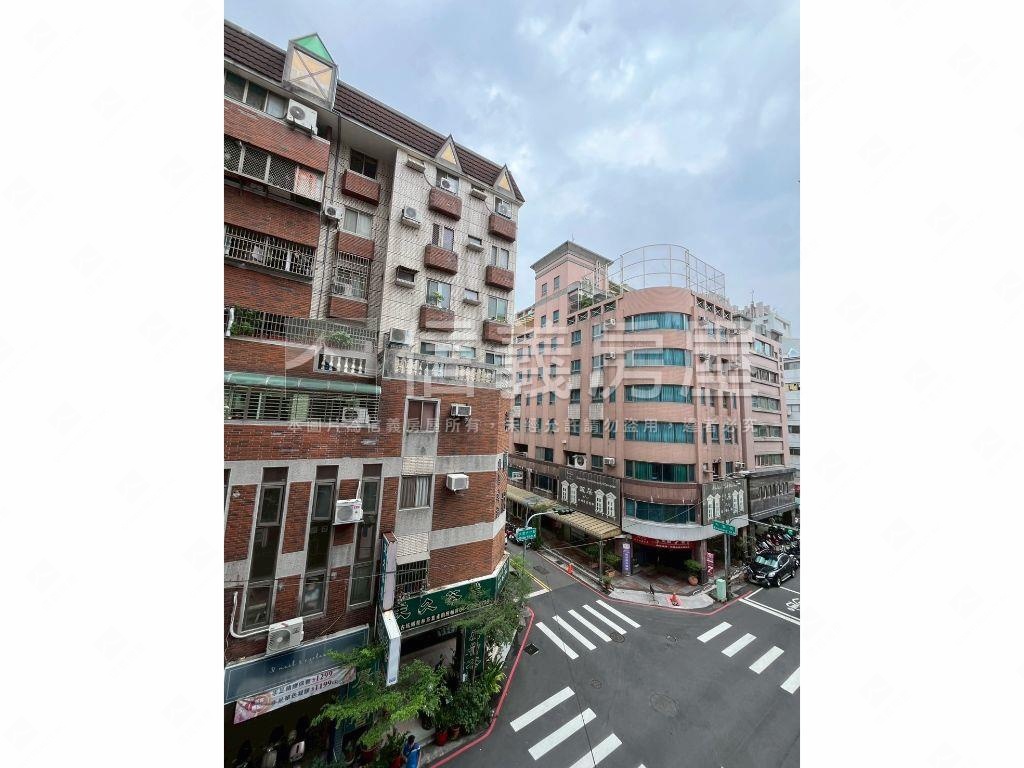 五期。熊貓國寶４房雙車位房屋室內格局與周邊環境