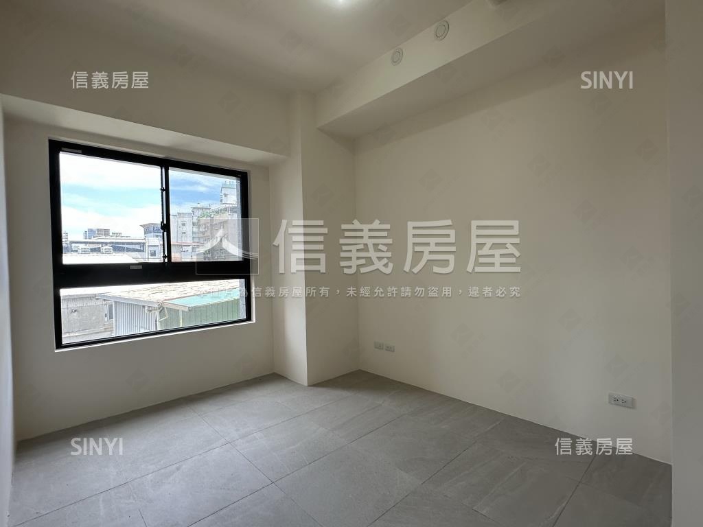 天東全新電梯大三房車位房屋室內格局與周邊環境