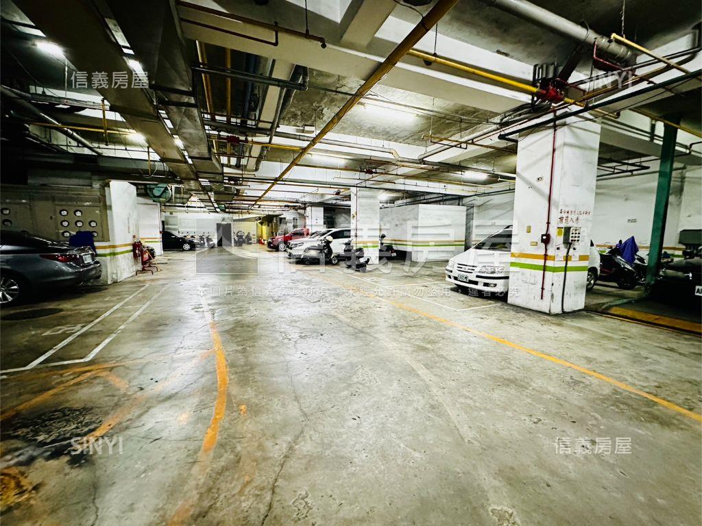 晨光學院邊間四房車位房屋室內格局與周邊環境