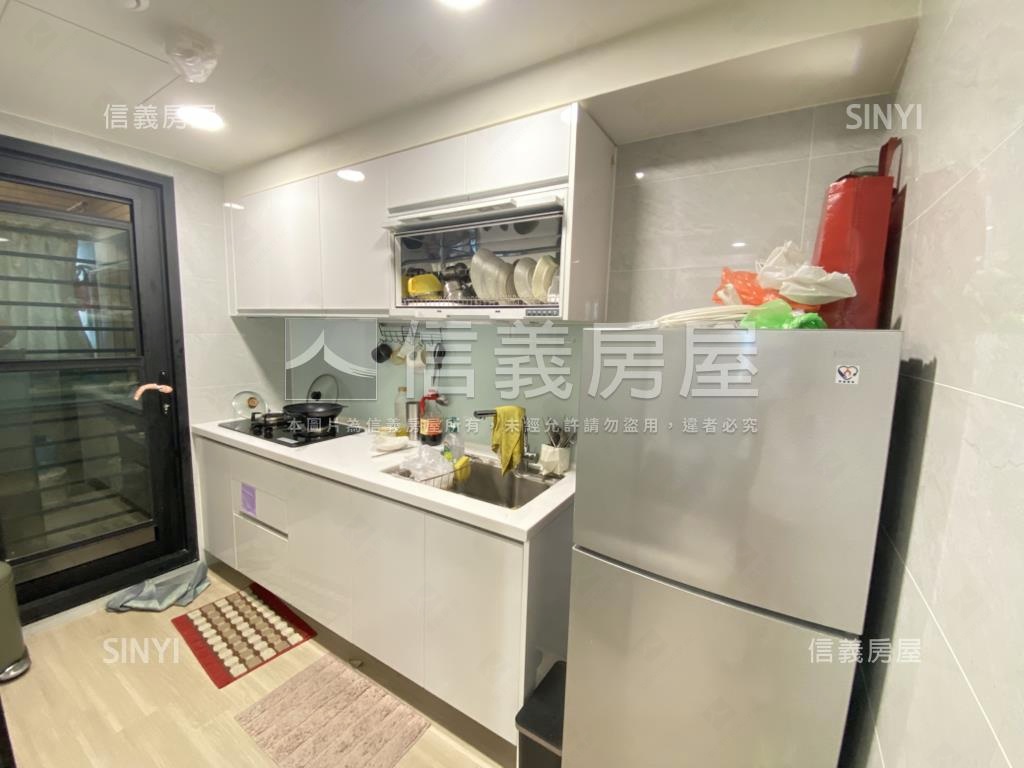 新光重劃區質感美屋房屋室內格局與周邊環境