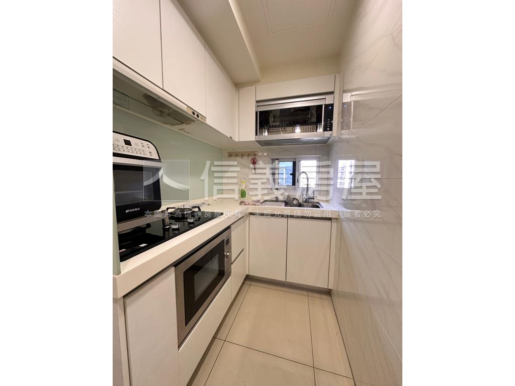 專任。華盛頓２房車位房屋室內格局與周邊環境