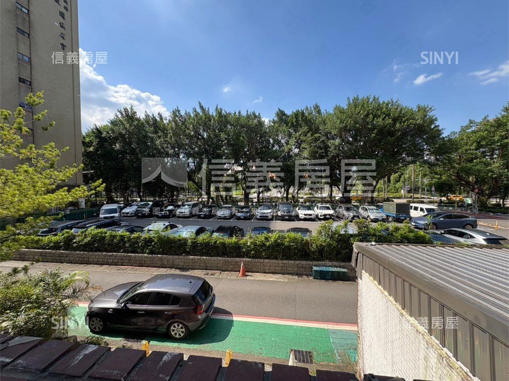 近國館電梯美宅房屋室內格局與周邊環境
