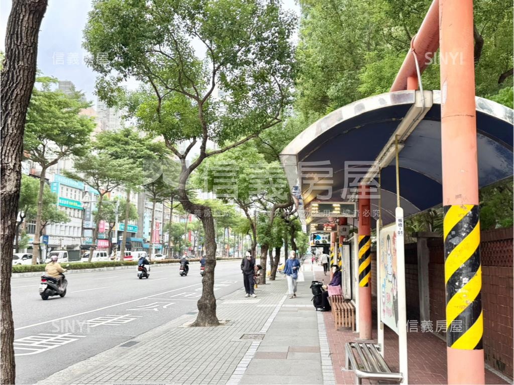 翠北重劃區新濠一閱美２房房屋室內格局與周邊環境