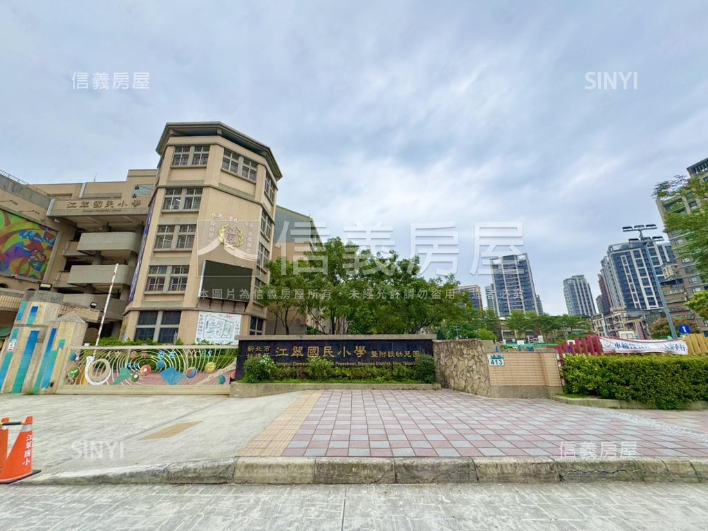 翠北重劃區新濠一閱美２房房屋室內格局與周邊環境