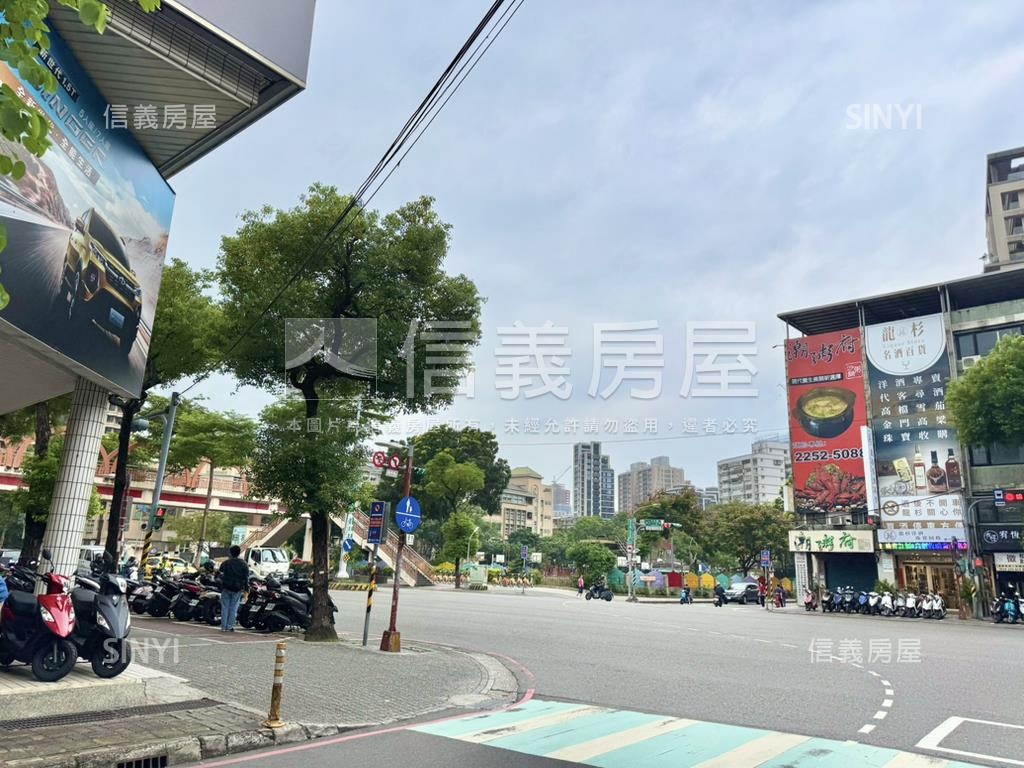 翠北重劃區新濠一閱美２房房屋室內格局與周邊環境