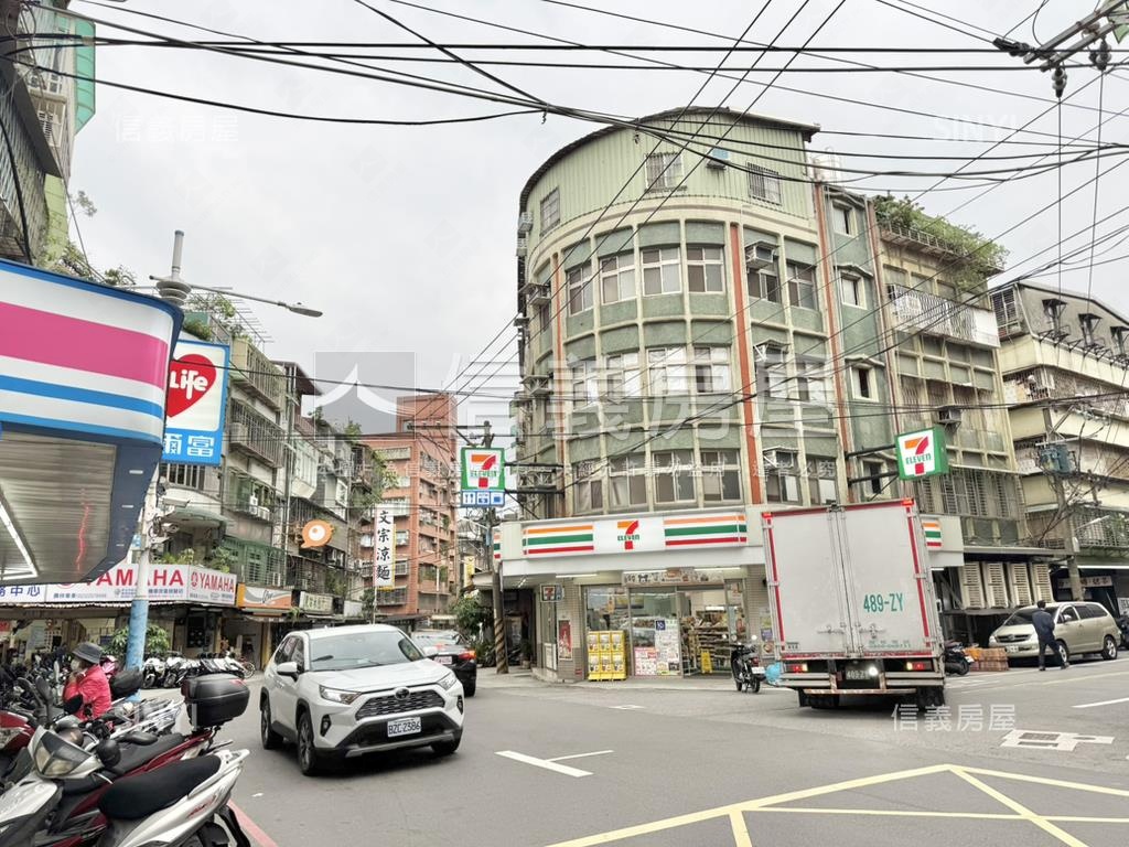 翠北重劃區新濠一閱美２房房屋室內格局與周邊環境