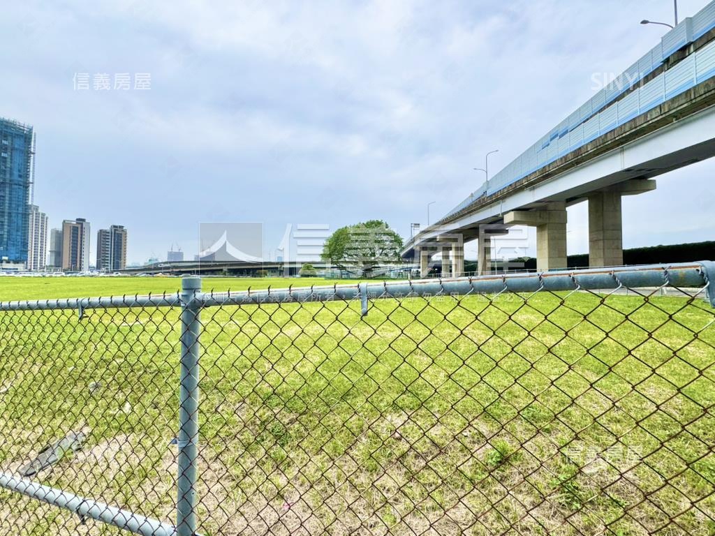 翠北重劃區新濠一閱美２房房屋室內格局與周邊環境