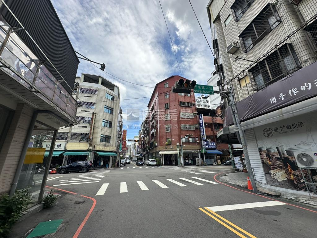 捷運旁裝潢過四房可看屋房屋室內格局與周邊環境