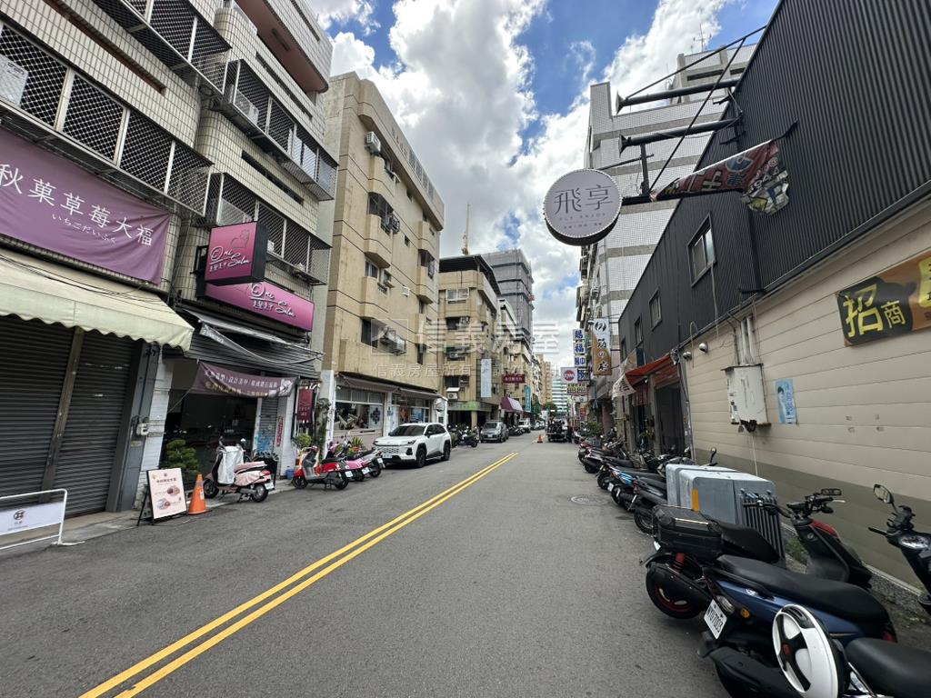 捷運旁裝潢過四房可看屋房屋室內格局與周邊環境