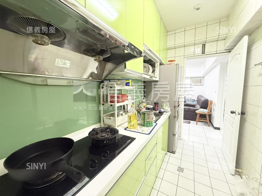 工學商圈長億三房車位房屋室內格局與周邊環境