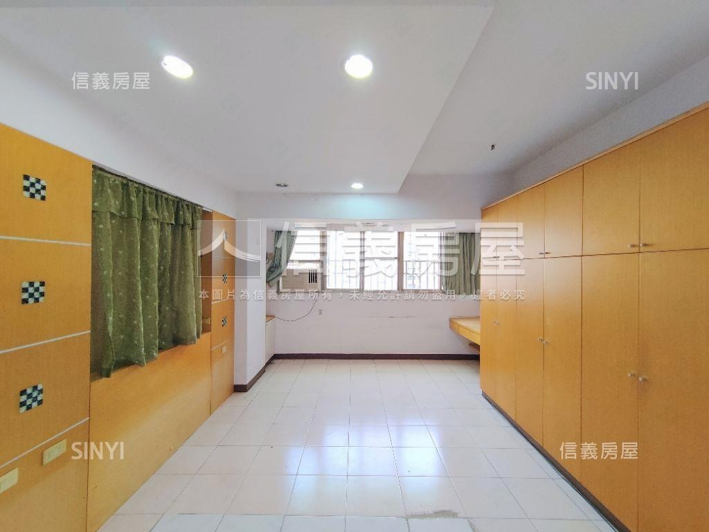 農十六低總價三房附車位房屋室內格局與周邊環境