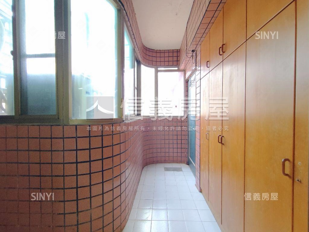 農十六低總價三房附車位房屋室內格局與周邊環境