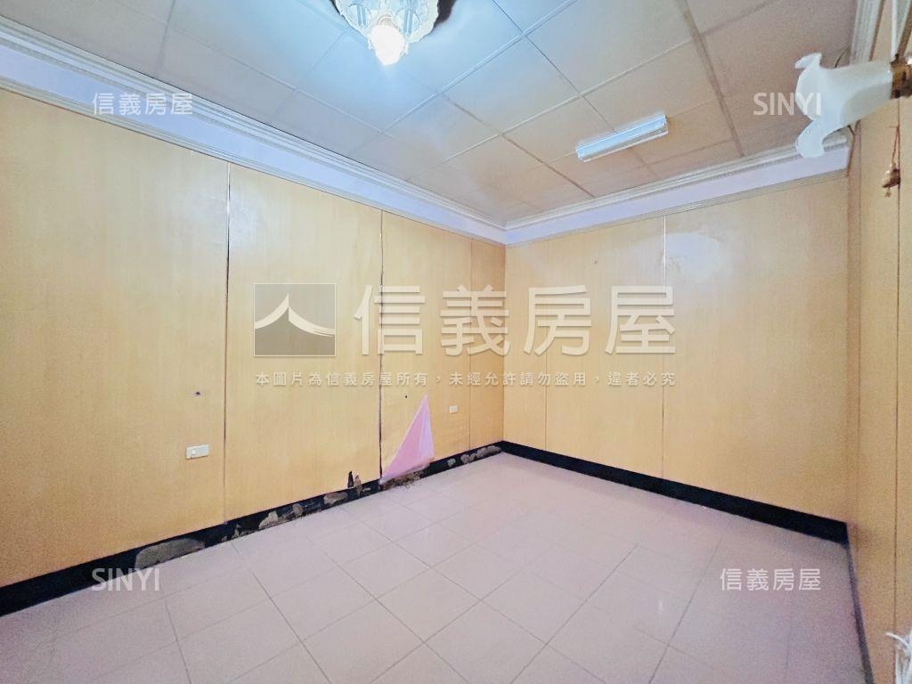 近市場中正三街透天金店面房屋室內格局與周邊環境