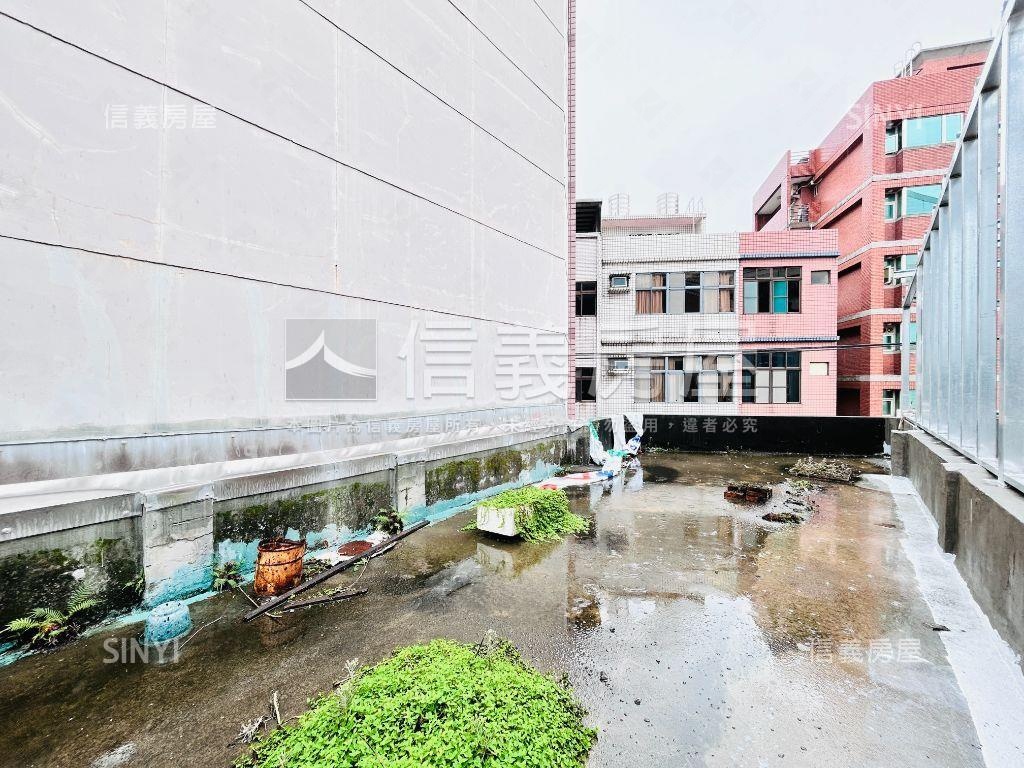 近市場中正三街透天金店面房屋室內格局與周邊環境