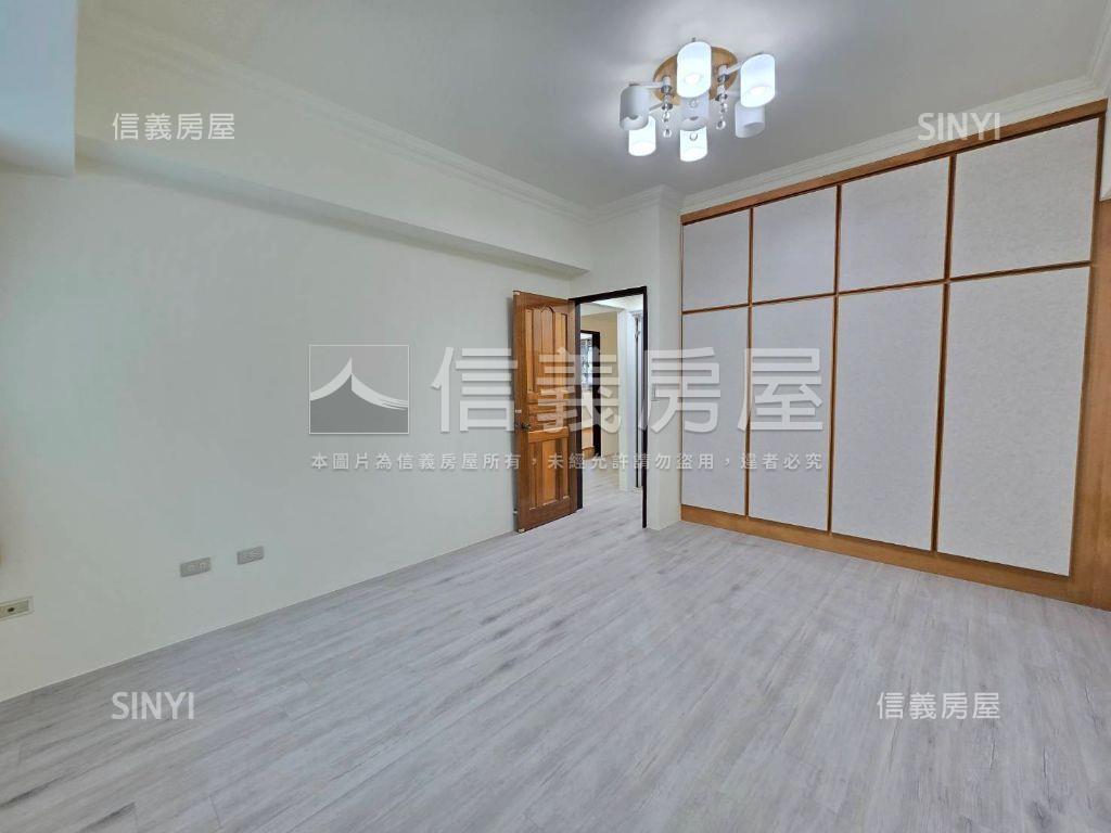 忠孝路華夏三房平面車位房屋室內格局與周邊環境
