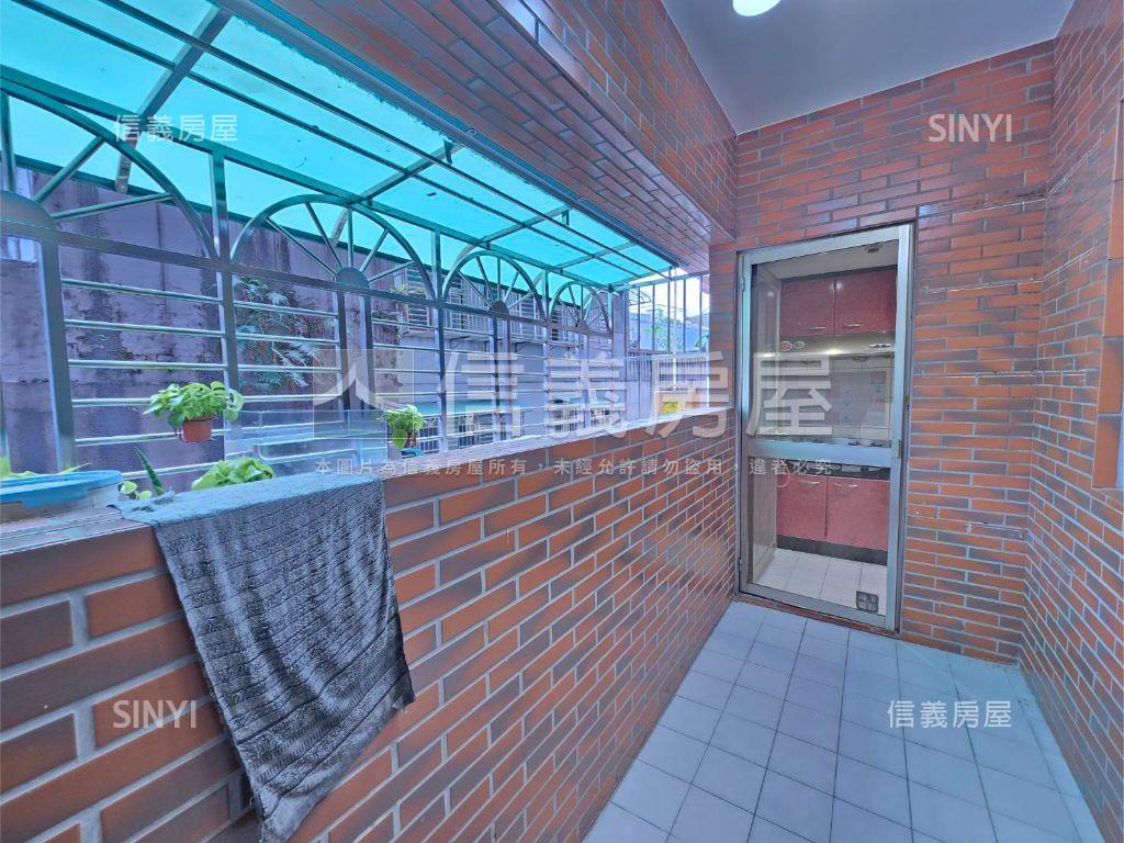忠孝路華夏三房平面車位房屋室內格局與周邊環境
