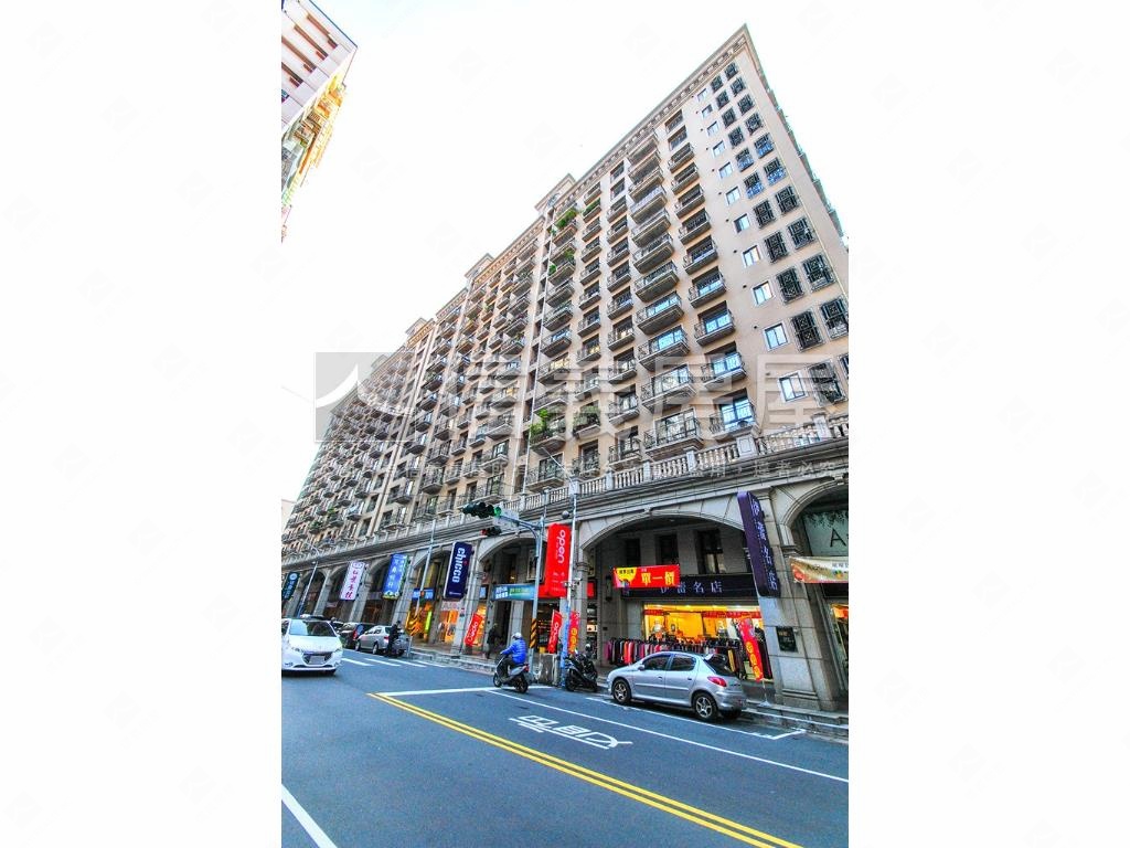 歐洲村角間金店面房屋室內格局與周邊環境