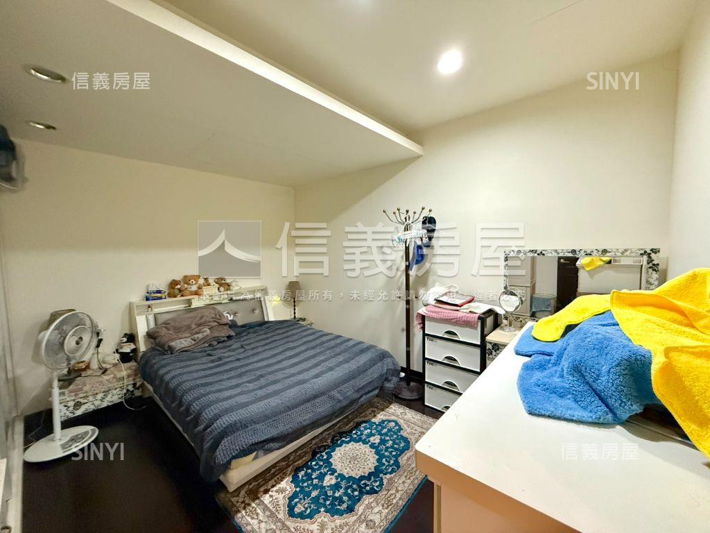 中山精華★兩房＋坡平車位房屋室內格局與周邊環境