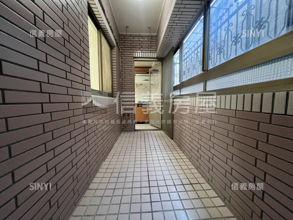 【東區】國泰儷園４房平車房屋室內格局與周邊環境