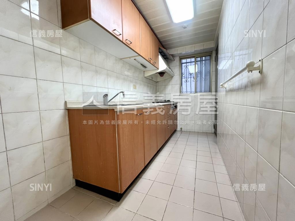 【東區】國泰儷園４房平車房屋室內格局與周邊環境