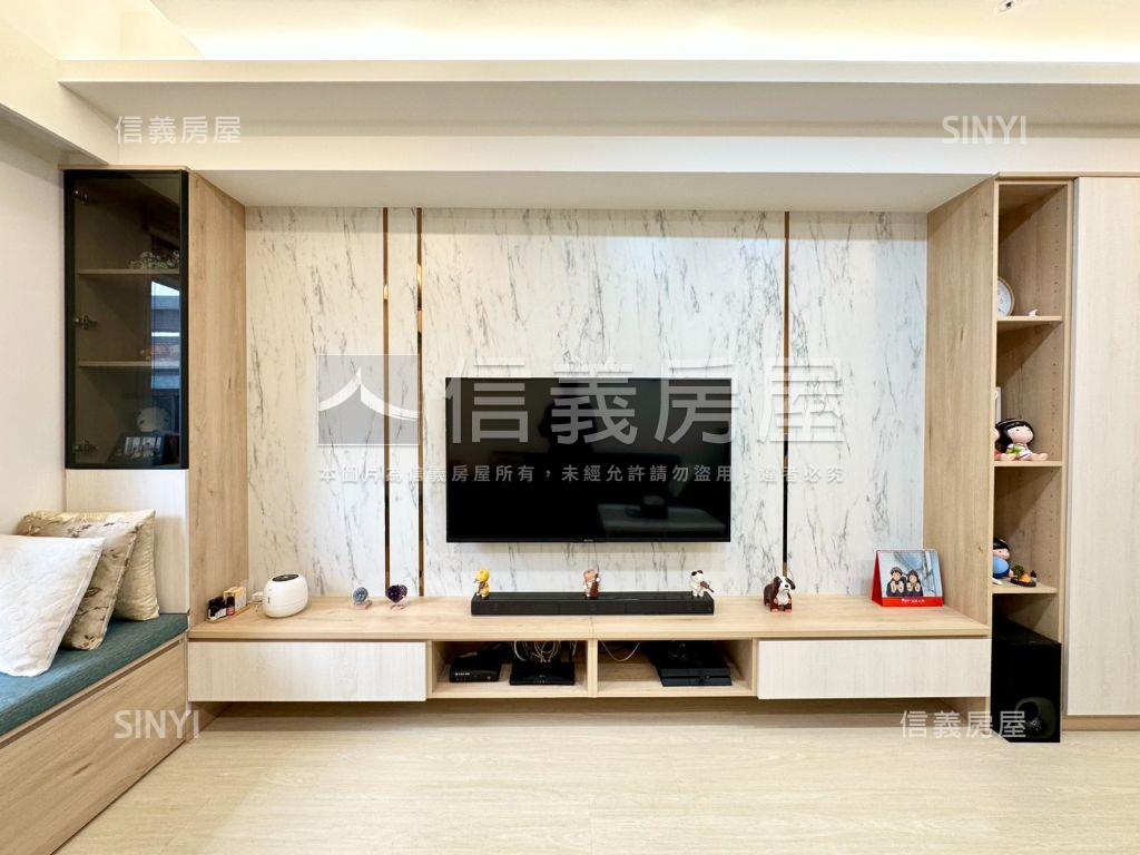 捷運家境電梯高樓三房車位房屋室內格局與周邊環境